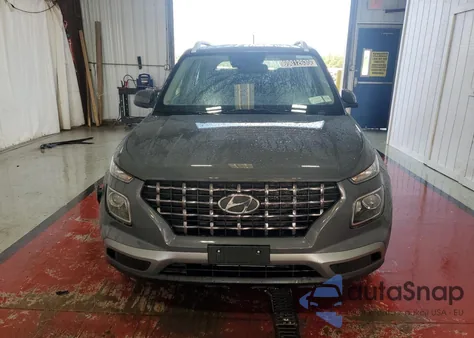 2025 Hyundai Venue Sel z USA, uszkodzony, nr VIN KMHRC8A38SU392643